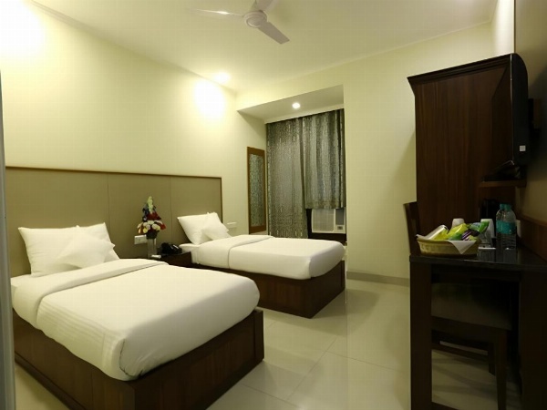 Hotel Rainbow Ghaziabad image 9